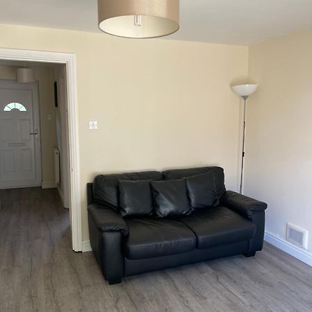 House Number 4 Sleeps Up To 4 With Smart Tvs In Every Room Уелингтън Екстериор снимка