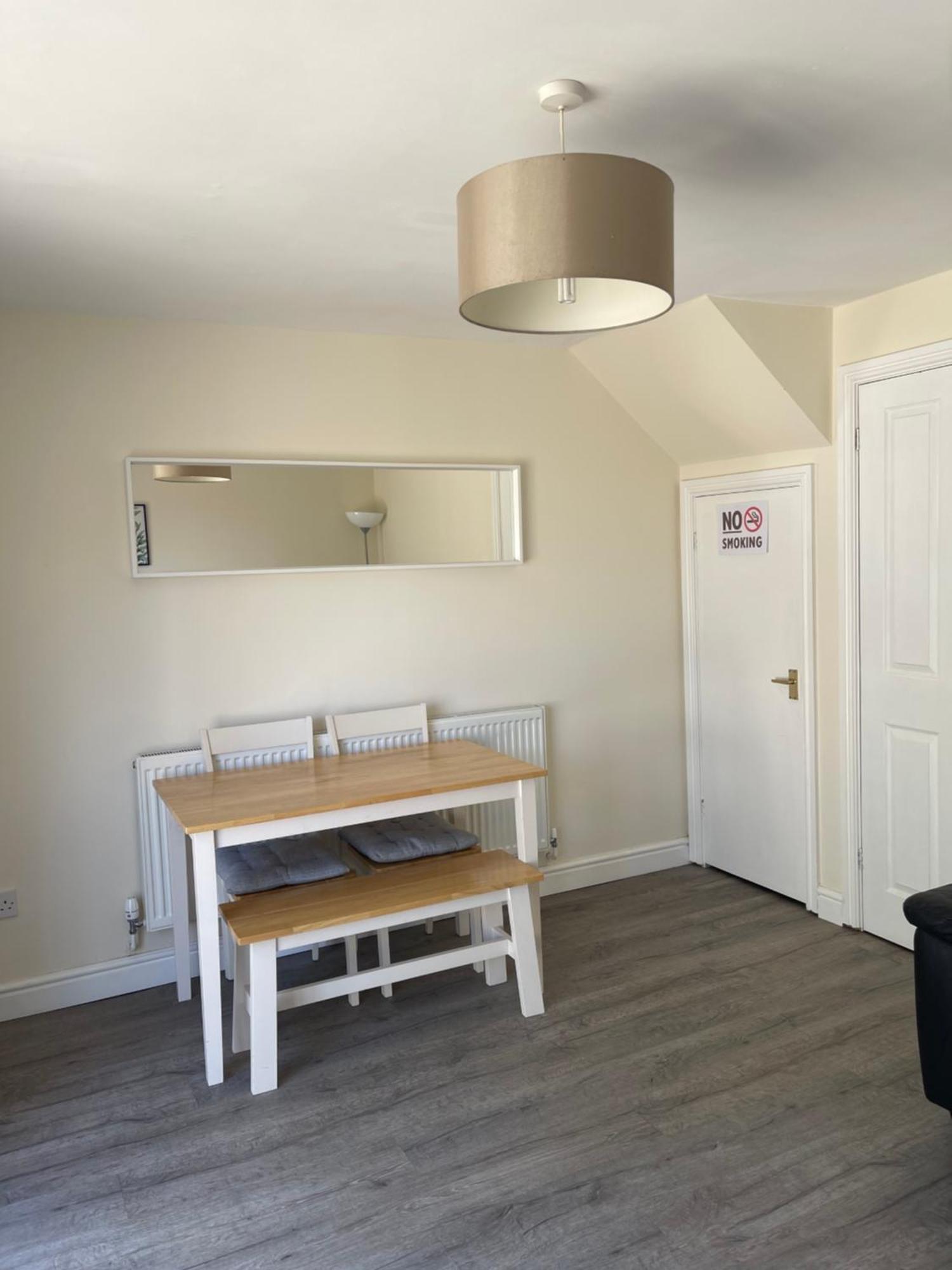 House Number 4 Sleeps Up To 4 With Smart Tvs In Every Room Уелингтън Екстериор снимка